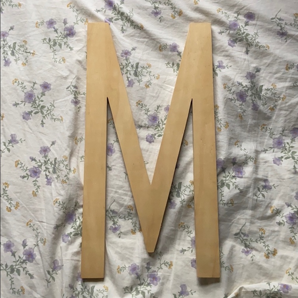 Big wooden M
